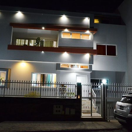 Appartement House Gonçalves à Praia Extérieur photo