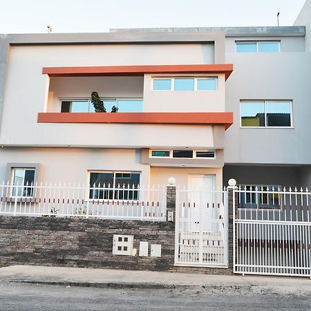 Appartement House Gonçalves à Praia Extérieur photo