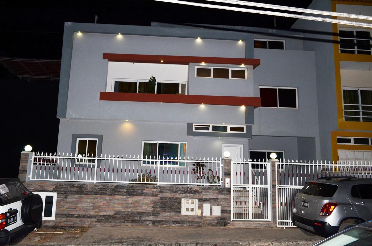 Appartement House Gonçalves à Praia Extérieur photo