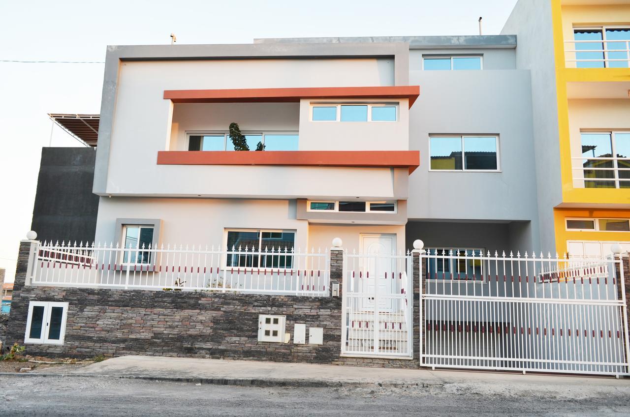 Appartement House Gonçalves à Praia Extérieur photo